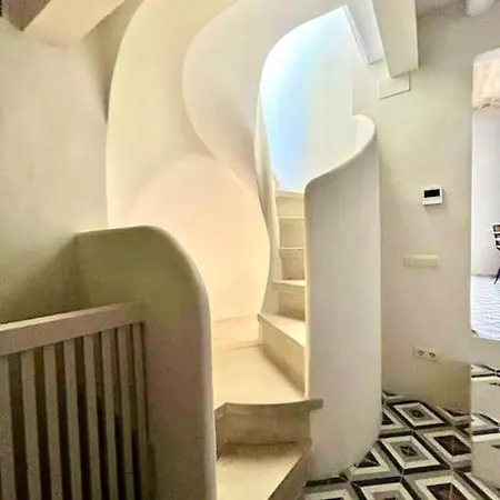 Huge Whole House Old Town سيدجيس