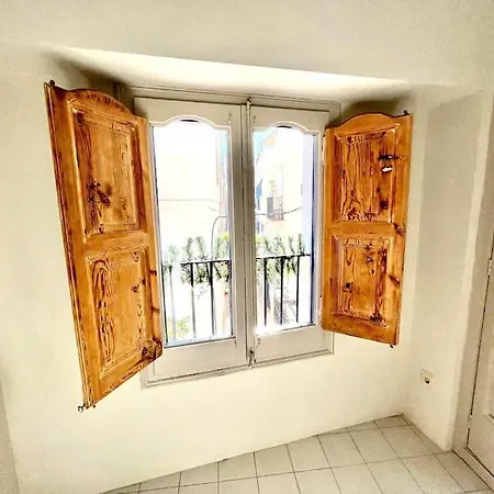 Huge Whole House Old Town سيدجيس